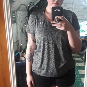 Grey underarmor t-shirt